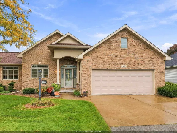 180 Golf Course Dr, Wrightstown, WI 54180