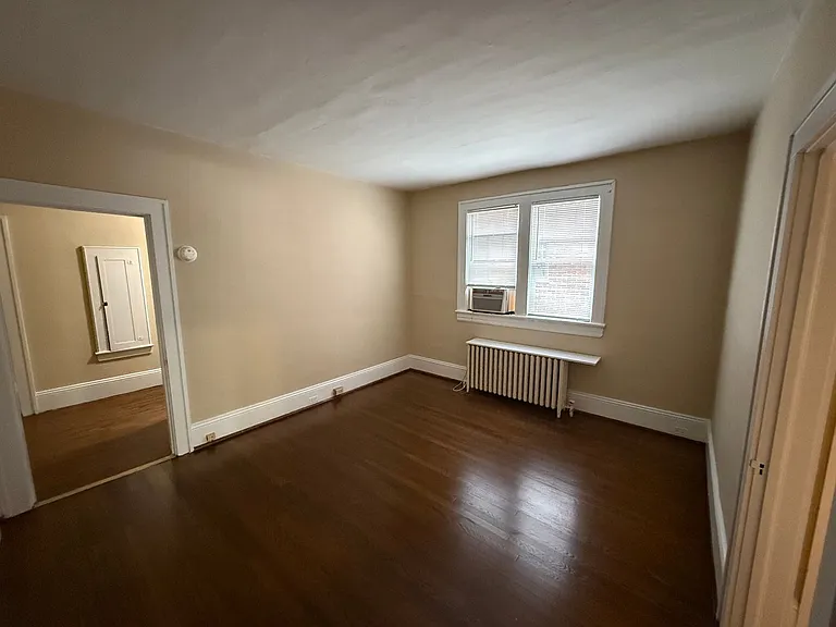 2037 Laburnum Ave SW — Photo 5