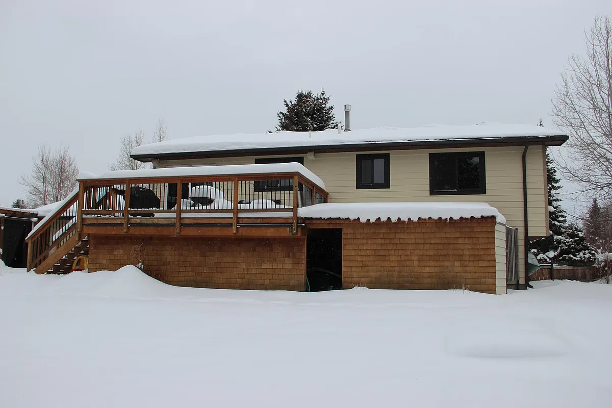 Building Photo - 503 Staudaher St