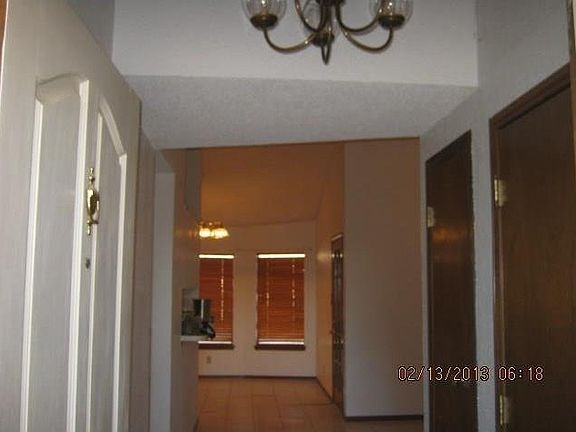 4th image of 664 Bristol Dr
