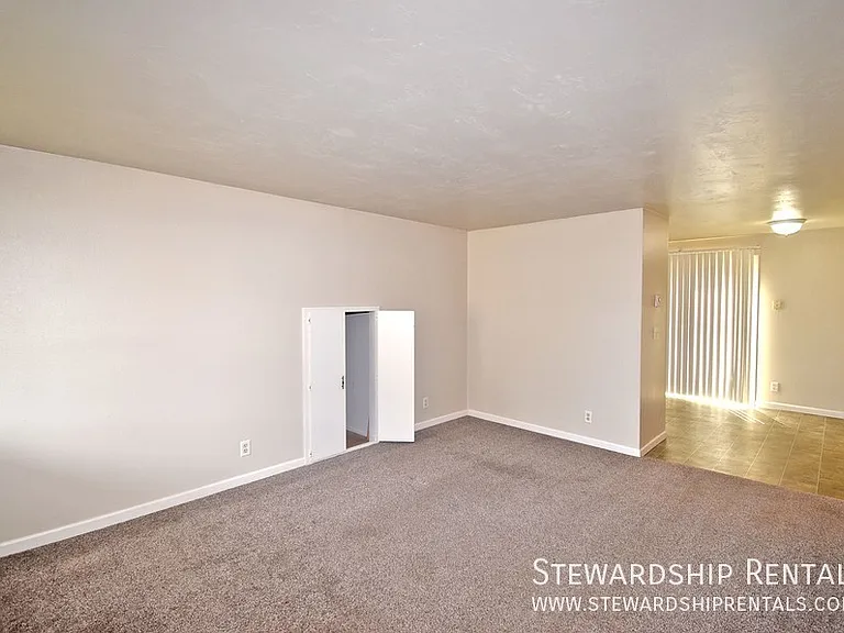 1170 Grant Aly #B — Photo 4