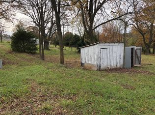 26 Mural Rd, Galena, MO 65656