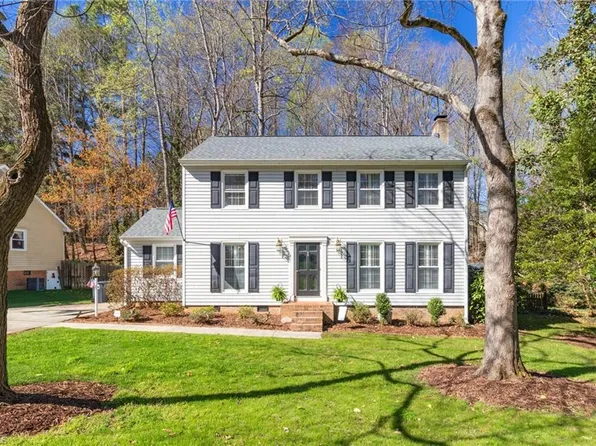 4409 Forest Walk Dr, Greensboro, NC 27455