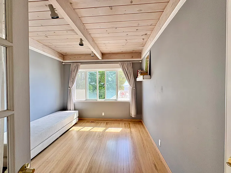 202 Princeton Ave — Photo 21