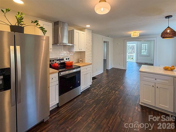 3rd image of 50 Hidden Hill Rd
