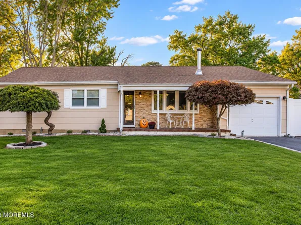 384 Essex Dr, Brick, NJ 08723