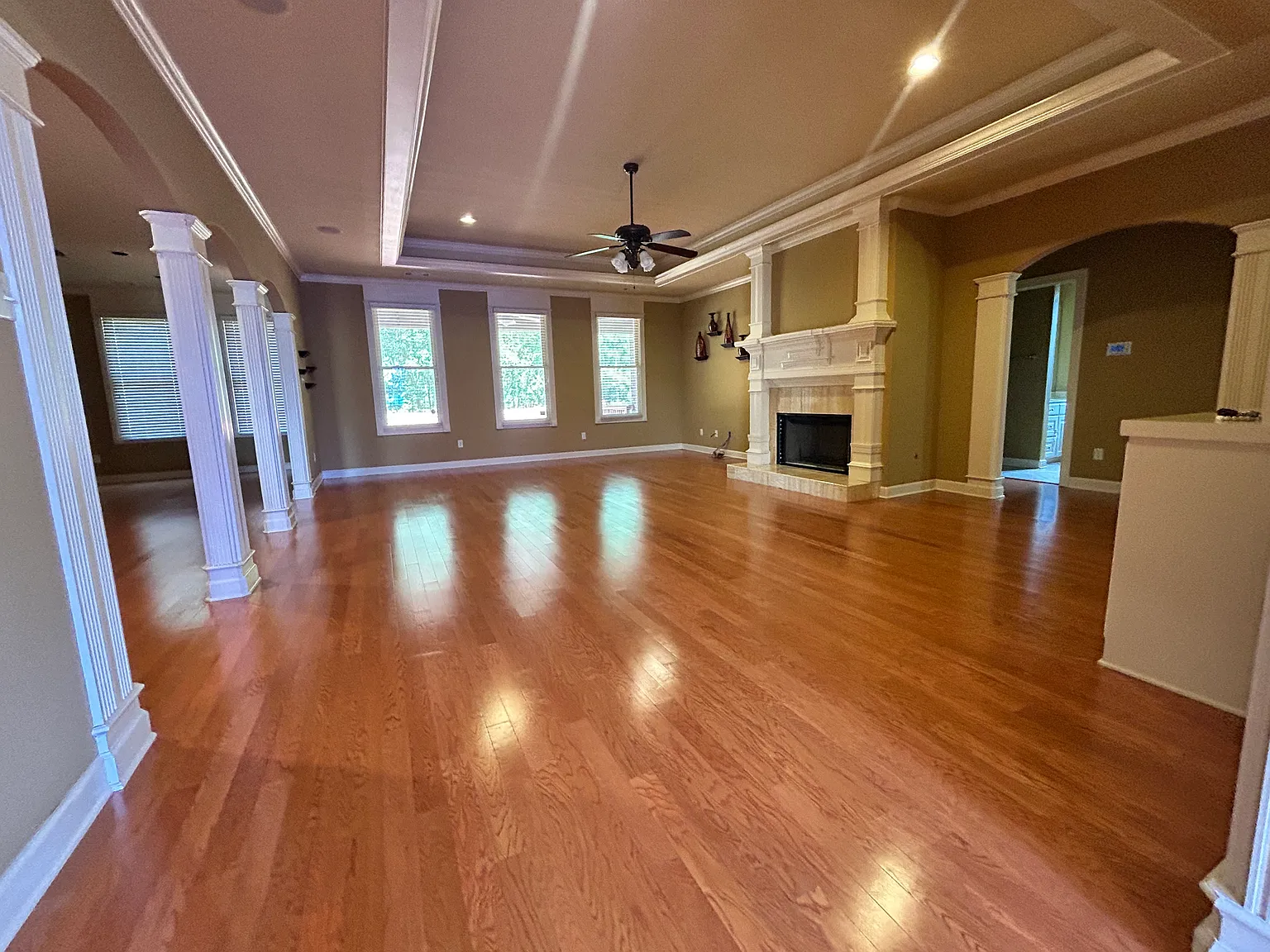 5 bed, 4334 sqft, $3,500 — Photo 3