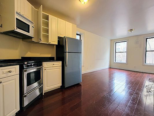 1st image of 121 W 104th St APT 4R