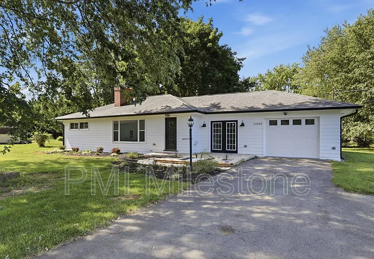 13242 Greensburg Rd — Photo 1