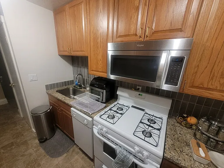 1227 N Camelot Dr — Photo 7