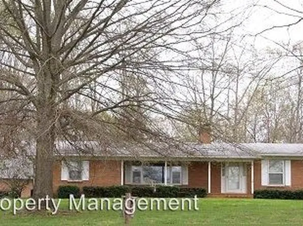 8330 Holler Farm Rd, Clemmons, NC 27012