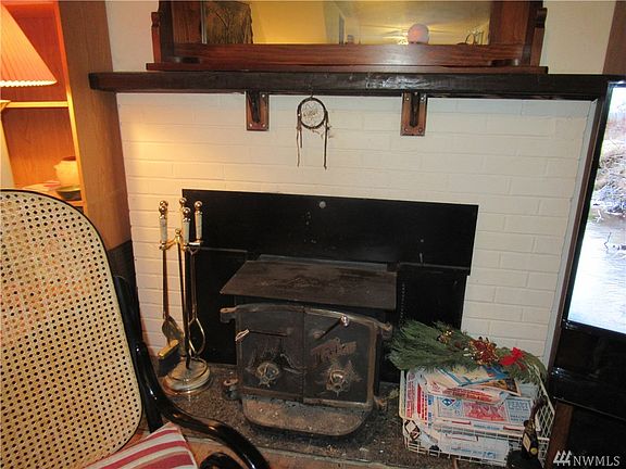 2nd image of 2045 E Morton St