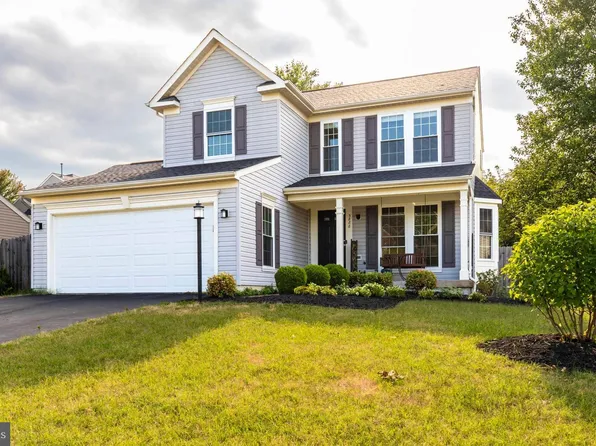 3888 Wertz Dr, Woodbridge, VA 22193