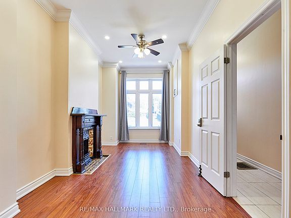 3rd image of 95 Wolseley St