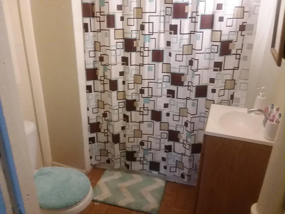 Beautiful full bath
