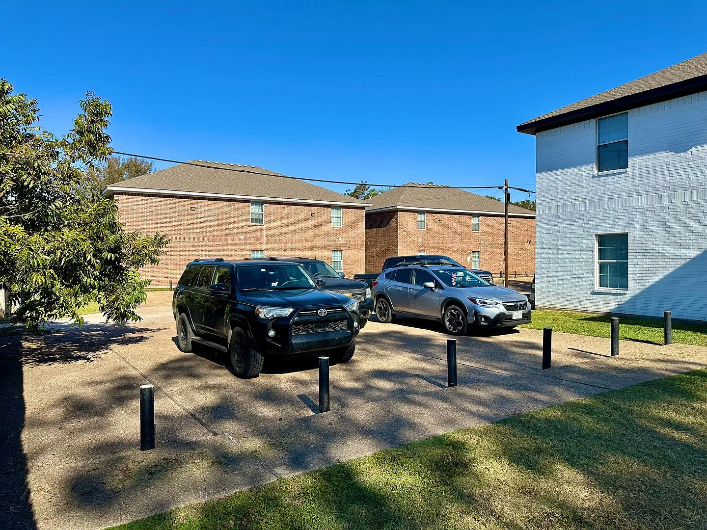 HUGE 4-Bed, 2-Bath Duplex Four Blocks From Baylor Campus & Minutes from Downtown! — Photo 1