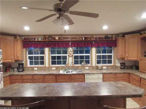 25 Cotton Hill Rd, Bucksport, ME 04416