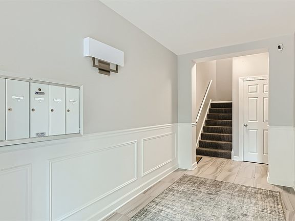 2nd image of 1513 N Cleveland Ave #2S