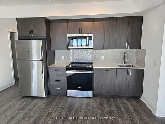 4th image of 2545 Simcoe St N #1006