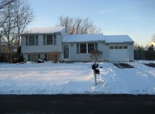 8020 Bamm Hollow Rd, Clay, NY 13041