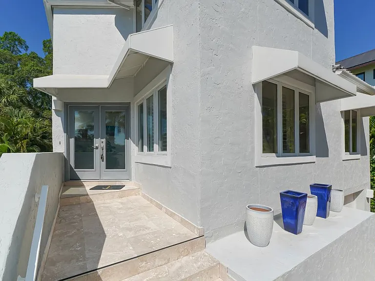 228 Van Buren Dr — Photo 3