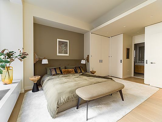 3rd image of 7 W 57th St #19