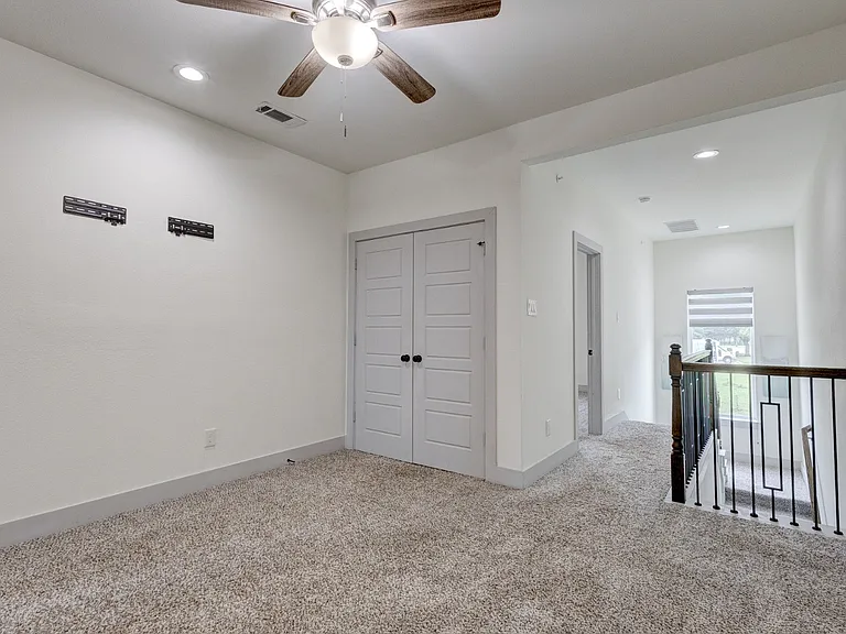 6043 Rivendell Dr — Photo 25