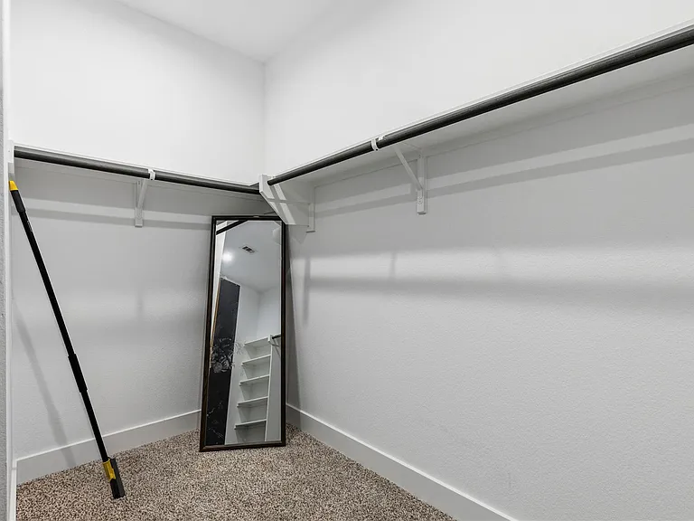 318 Springfield Terrace Dr — Photo 17
