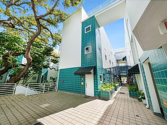 2nd image of 4950 Bayshore Blvd APT 14
