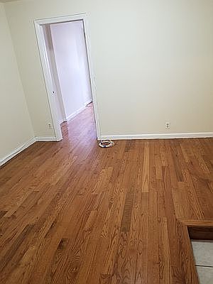 4th image of 406 W 47th St APT 4D