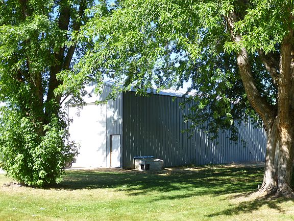 Giant Man Cave (shop)