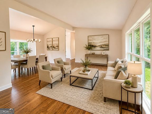 5th image of 2735 Kings Park Cir