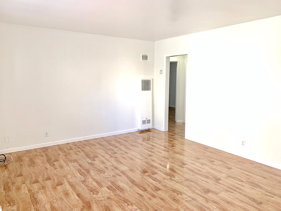 1st image of 6537 Woodley Ave APT A