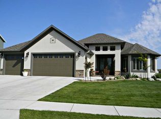 1261 Eagle Crest Loop, Bismarck, ND 58503