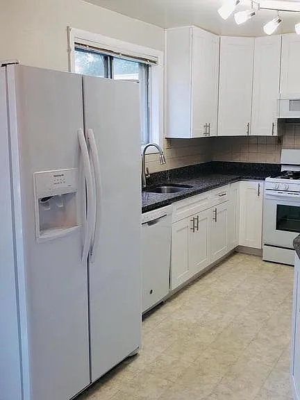 13000 Arctic Ave — Photo 5