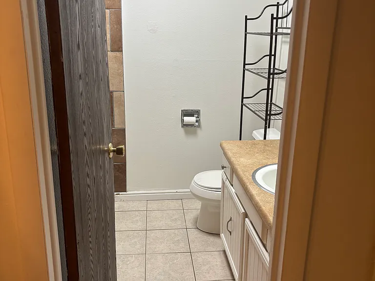 1460 Vega Cir — Photo 8