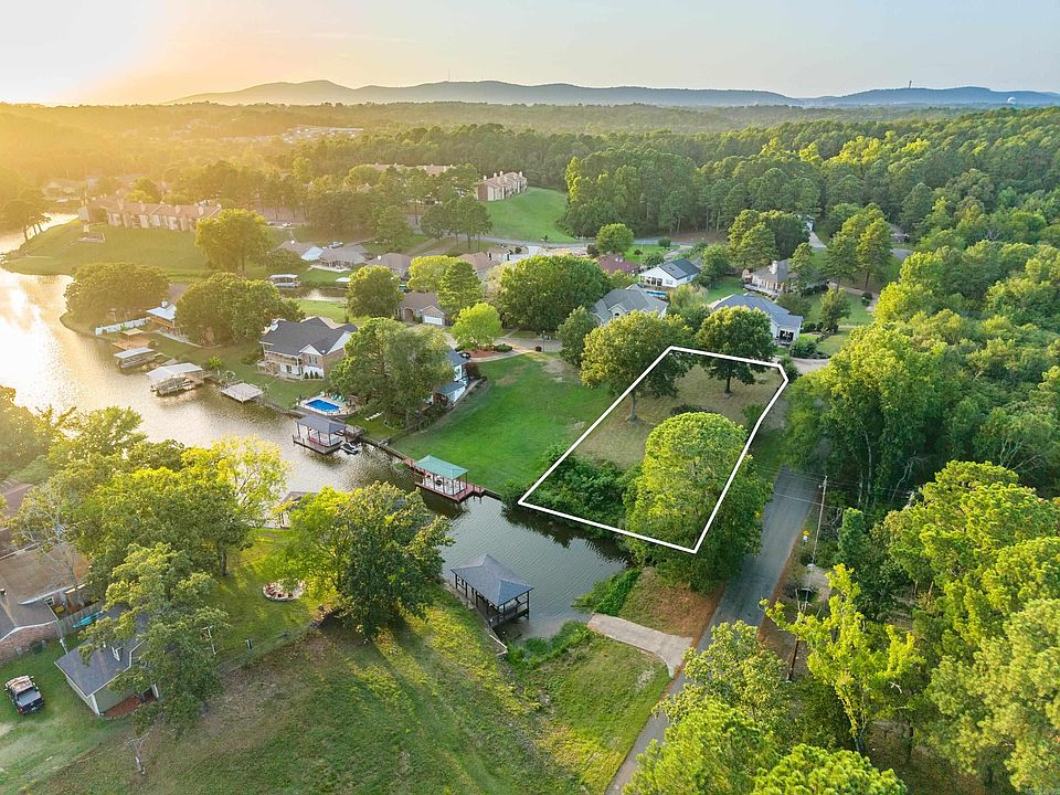 1st image of Xx Four Oaks Ln