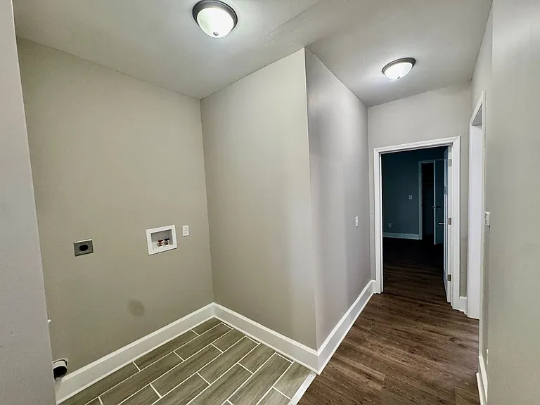 4725 Southern Pkwy #1 — Photo 12