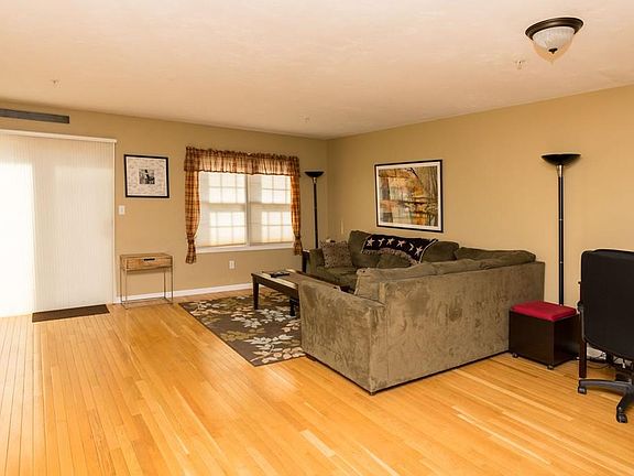 5th image of 606 Thayer St #606