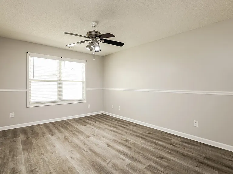 225 Comet Ct — Photo 11