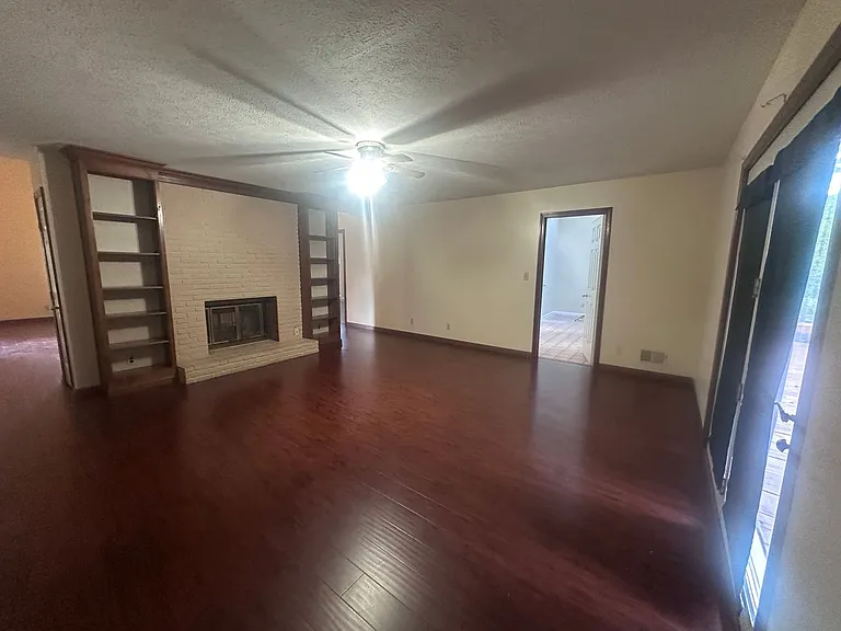 1002 Juniper Springs Dr — Photo 13