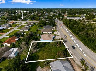 158 NE Saint James Dr, Port Saint Lucie, FL 34983