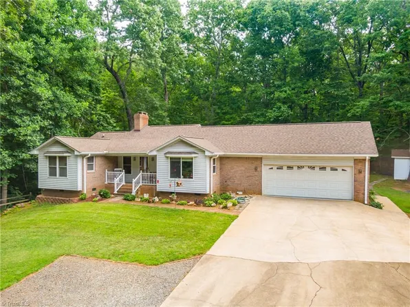 593 Riverwood Dr, Lexington, NC 27292