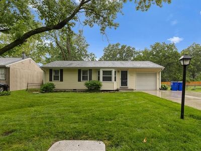 8632 Larsen St, Overland Park, KS, 66214