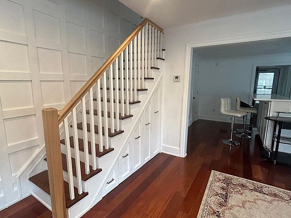 4th image of 8 Webers Ct #1