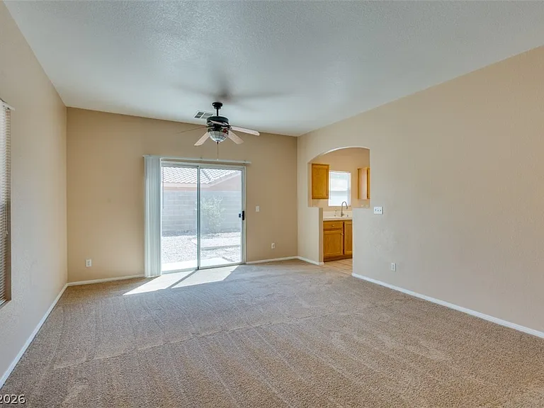 1401 Sycamore Spring Ct — Photo 6