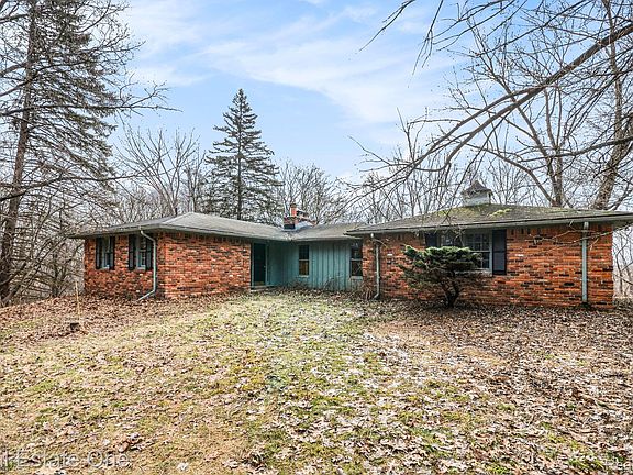 4th image of 3277 S Milford Rd