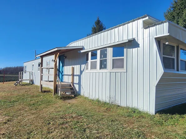 8838 N Deyoung Rd, Lake City, MI 49651