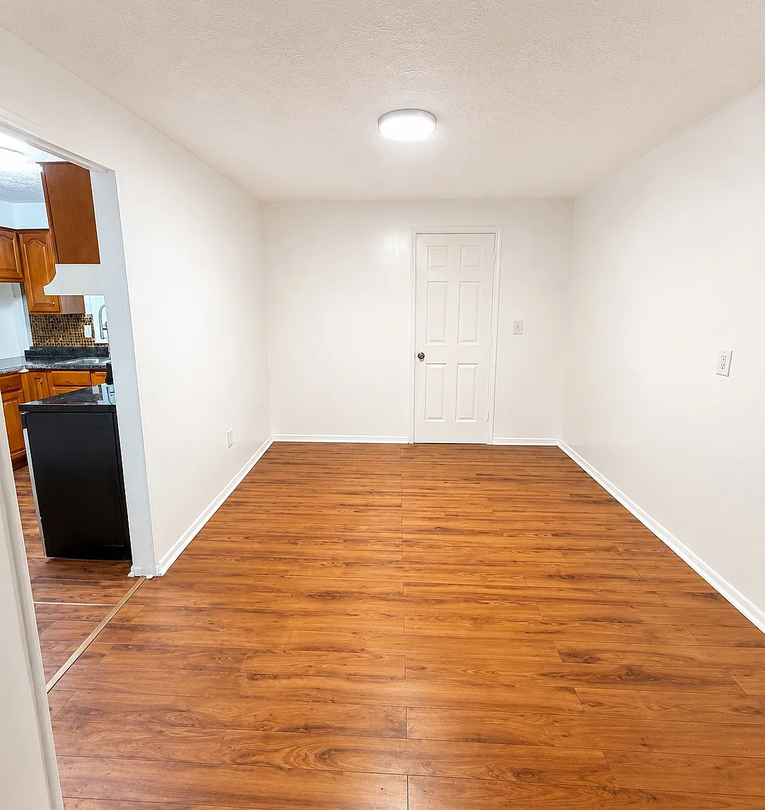 6432 Armco St — Photo 3