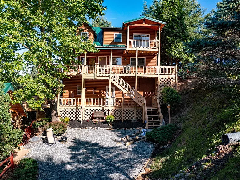 361 Deer Crossing Rd — Photo 1